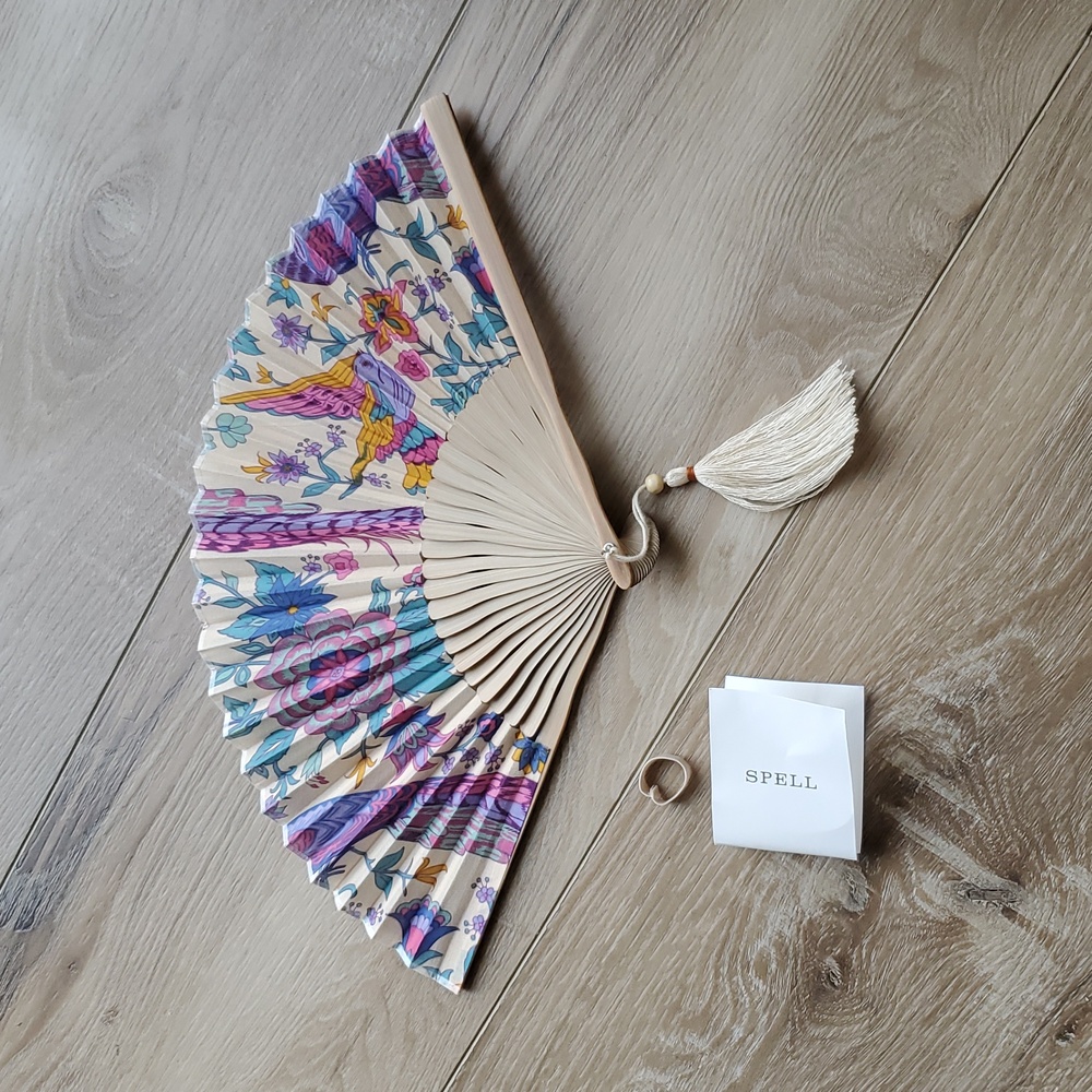 Spell Lovebird Handheld Fan - Chamomile